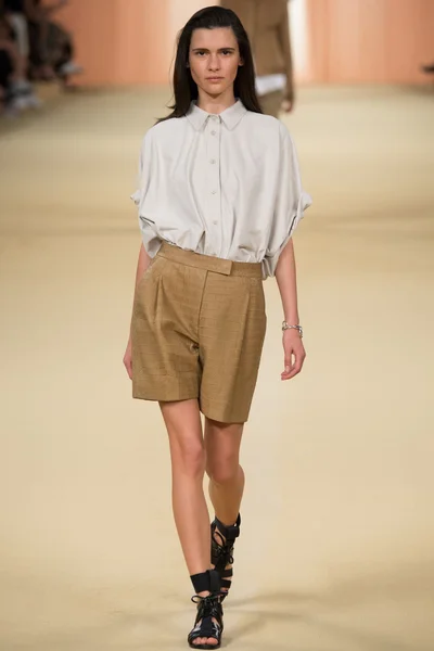 Look 13